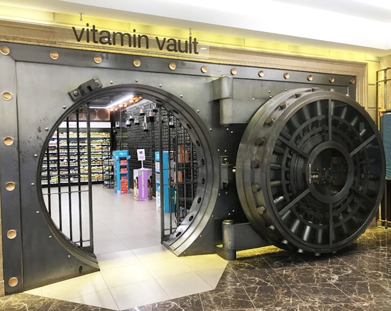 "Ova farmacija u mom susjedstvu je nekad bila banka. Trezor koriste kao odjel za vitamine."