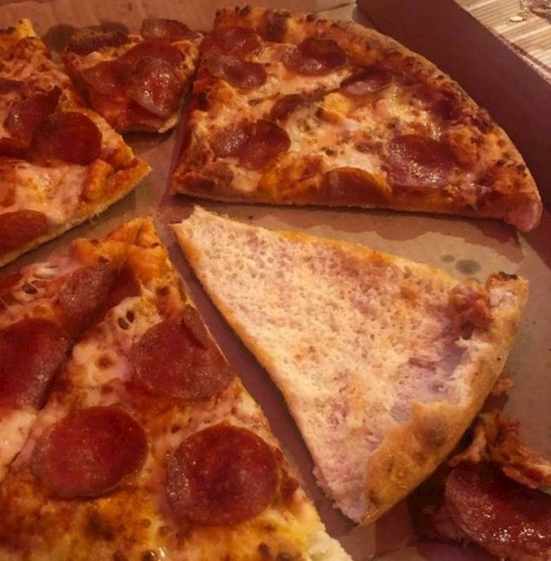 "Moja žena ima čudan običaj kod jedenja pizze..."