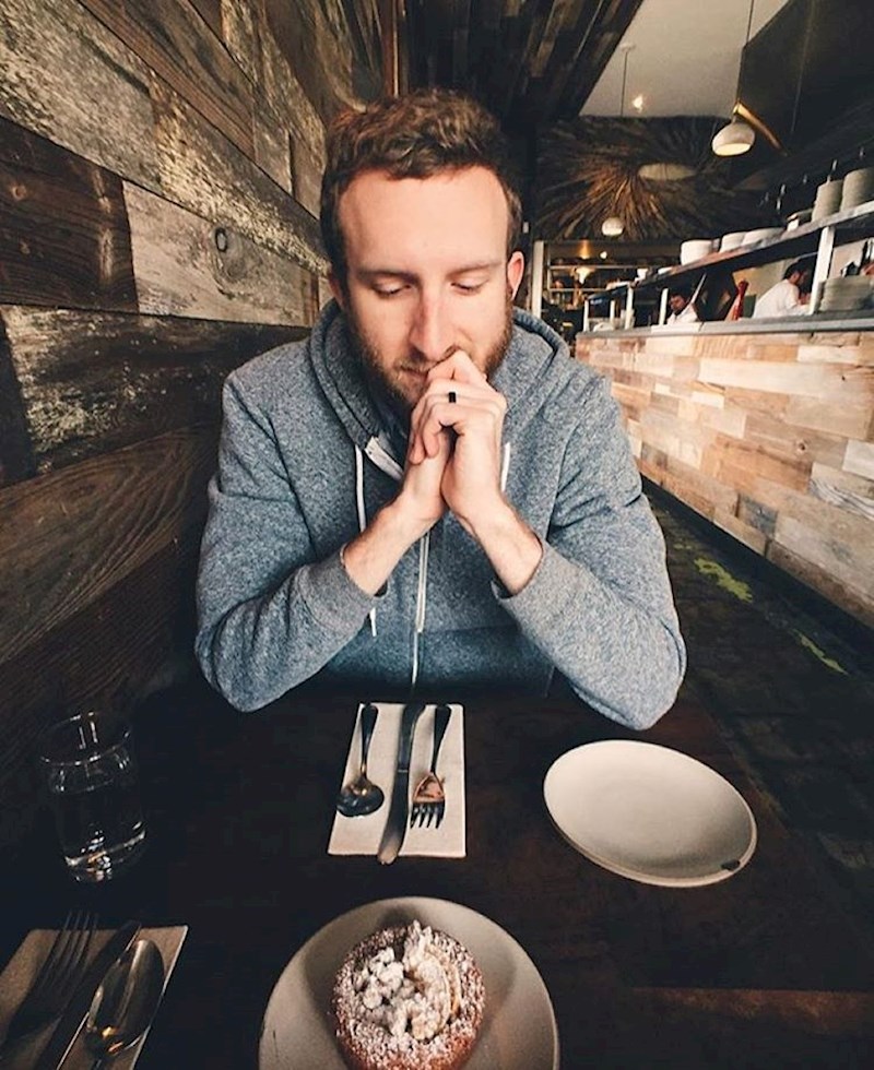 "Cijeli dan nisam jeo, a ona se prvo hoće naslikavati s hranom!"