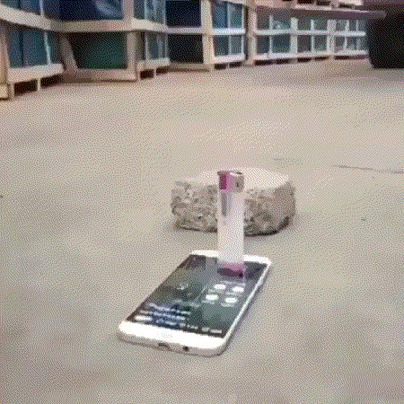 Ovo je vjerojatno najprecizniji vozač na svijetu, pogledajte što je izveo s mobitelom i upaljačem