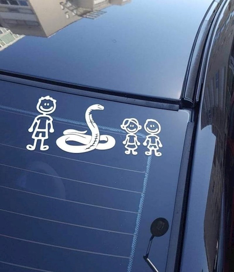 Pogledajte kako je predstavio nju: