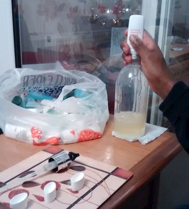 "Naš tata se u hotelima nakupi malih sapuna pa ih kasnije koristi kod kuće."