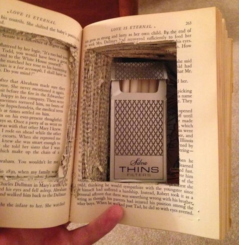 "Prije nego što je umro, naš djed je tvrdio da je prestao pušiti. Pogledajte što sam danas našao."