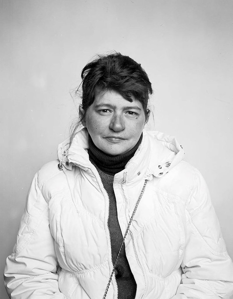 Julia (35) će kupiti jabuke i naranče.