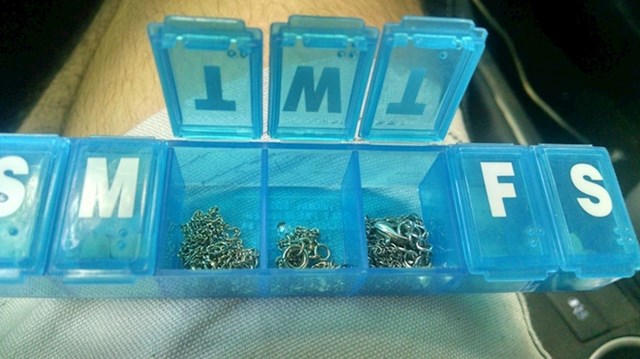 Kutiju za tablete možete koristiti kao spremnik za nakit, manje ključeve i sl.