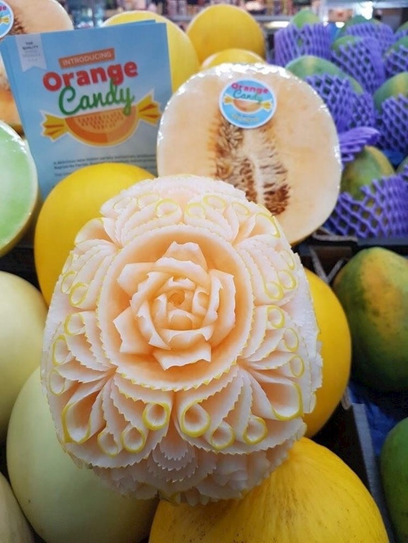 "Moj tata radi u voćarni. Neki lik je kupio dinju, nakon par sati se vratio i donio ovo."