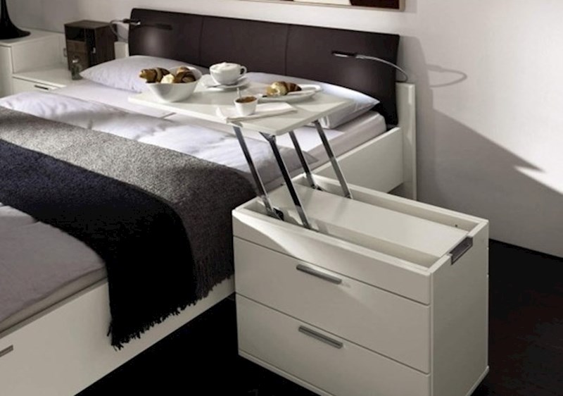 Noćni ormarić na kojem možete jesti doručak