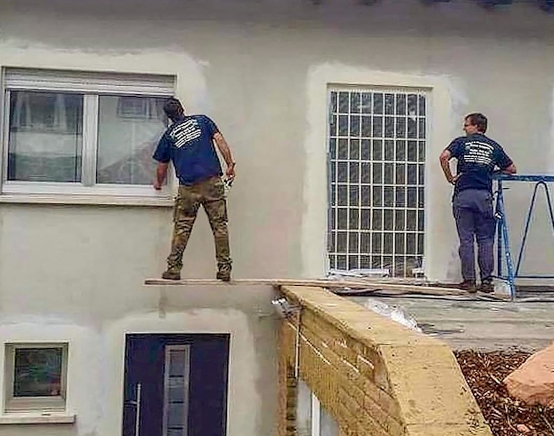 Zamislite samo koliko ovaj čovjek ima povjerenja u svog prijatelja...