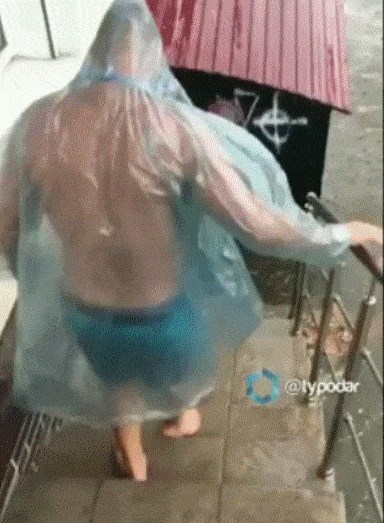 Ulice su bile poplavljene, no jedan lik se žrtvovao kako bi došao do nečega što muškarci obožavaju