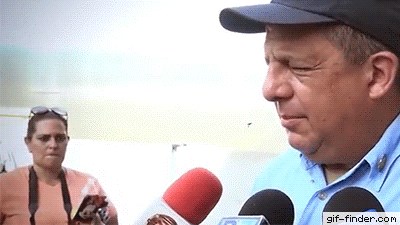 Muškarac je davao izjavu pred kamerama, a onda mu se dogodilo nešto što ne izgleda nimalo lijepo