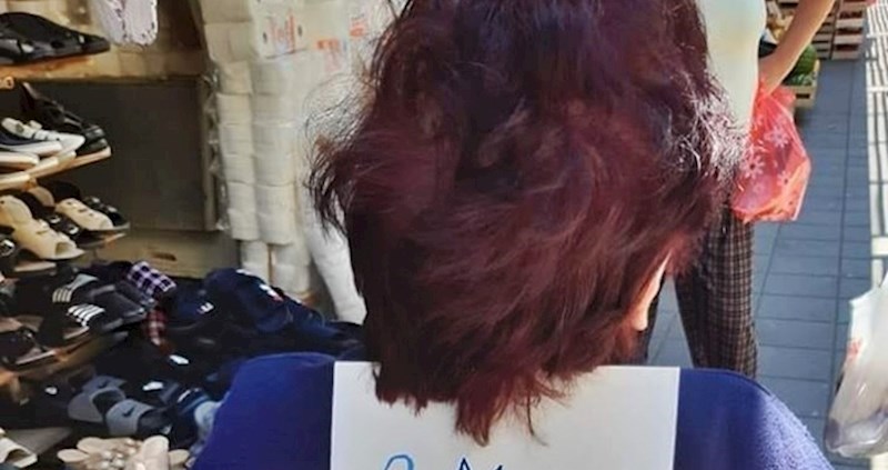 Ova žena se na tržnici drži socijalnog distanciranja, njena ideja je nasmijala prolaznike