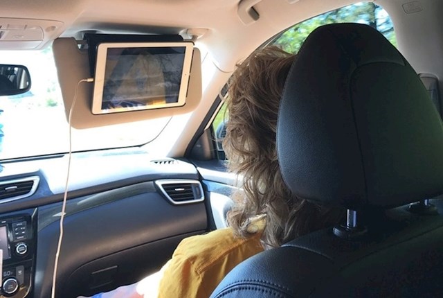 Kako gledati film u autu