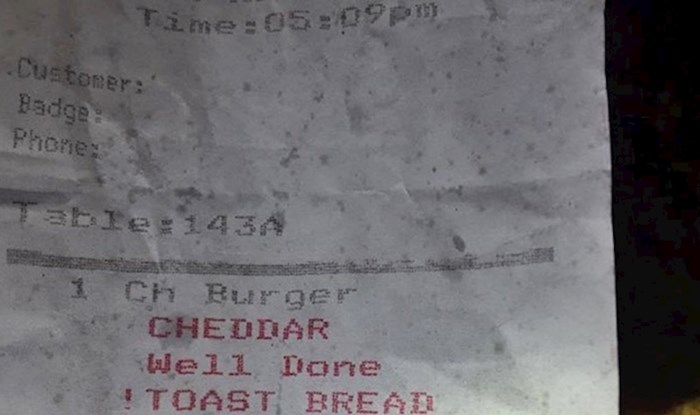 Čovjek je otišao pojesti burger, život mu se zgadio kad je vidio što piše na računu