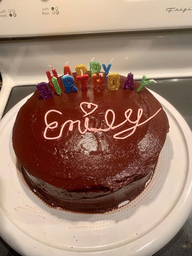 "Moj dečko nije dopustio da imam rođendan bez rođendanske torte pa se potrudio i naučio kako napraviti ovo."