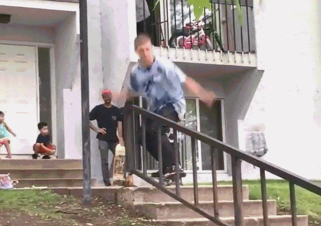 Pred prijateljima je izvodio trik na skateboardu, a onda je umalo poginuo. Pogledajte koliko je bio blizu smrti