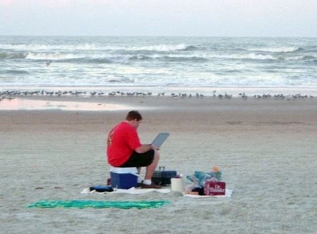 Najluđe slike s godišnjih odmora: Nećete vjerovati što neki ljudi rade na plažama #22
