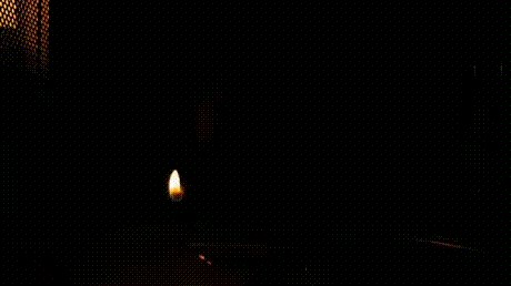 Evo što se dogodi ako zapaljenu šibicu stavite u mikrovalnu pećnicu i poklopite je staklenom posudom