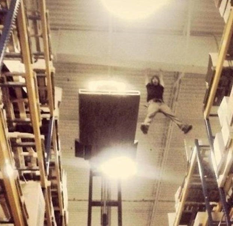 Nije mu bilo teško popeti se, no kako se spustiti?