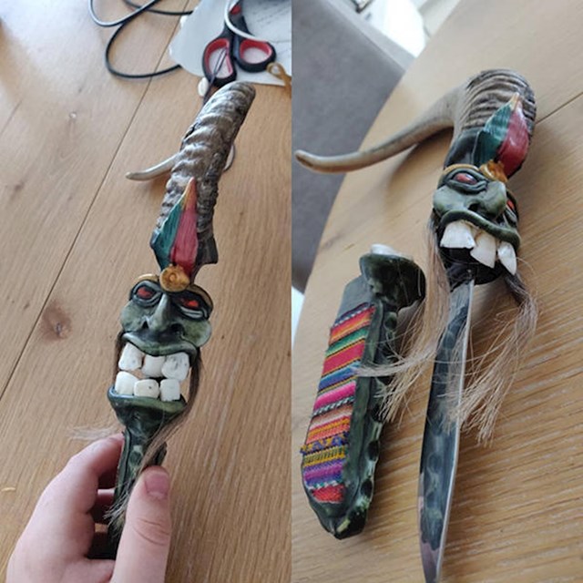 "Moj prijatelj je kupio ovaj ružni nož u Peruu. Napravljen je od pravog kozjeg roga, dlake i zubi."