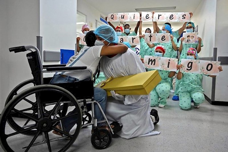 Diana je zagrlila Jeffersona nakon što ju je zaprosio u bolnici. Pobijedila je koronu i dobila prekrasno iznenađenje.