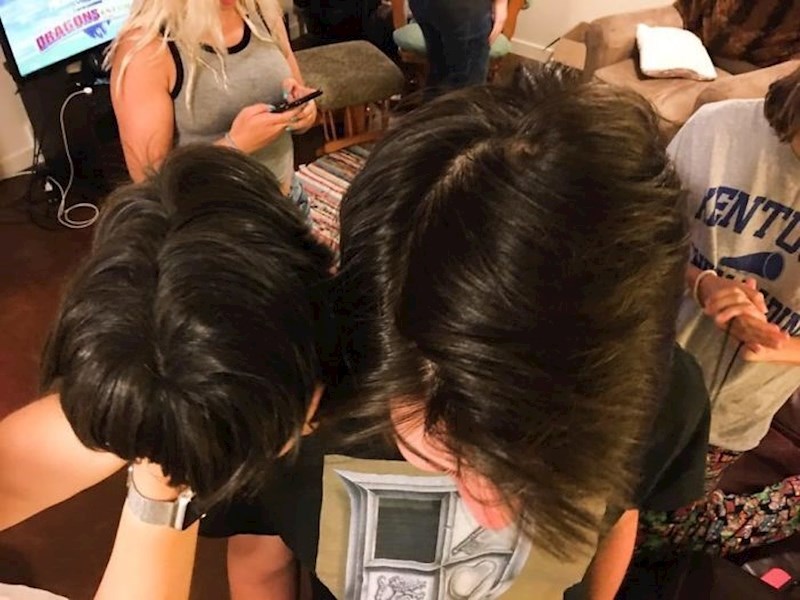 "Desno je frizura kćerinog dečka, lijevo je počešljani zamorac."