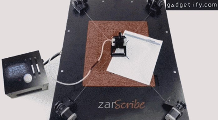 Za one koji su lijeni: Ova naprava može napisati pismo koje će izgledati kao da ste ga ručno pisali