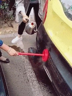 Netko vam je kucnuo auto? Ne idite automehaničaru, zamolite ženu da vam ovo napravi