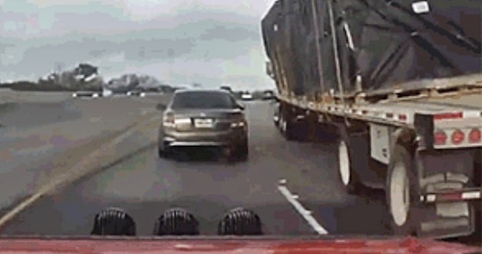 Vozač je na autocesti snimio uznemirujuću scenu koja je mogla proći katastrofalno