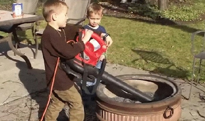 Klinci su se htjeli igrati s tatinom "zabranjenom igračkom", ubrzo su shvatili da je to bila greška