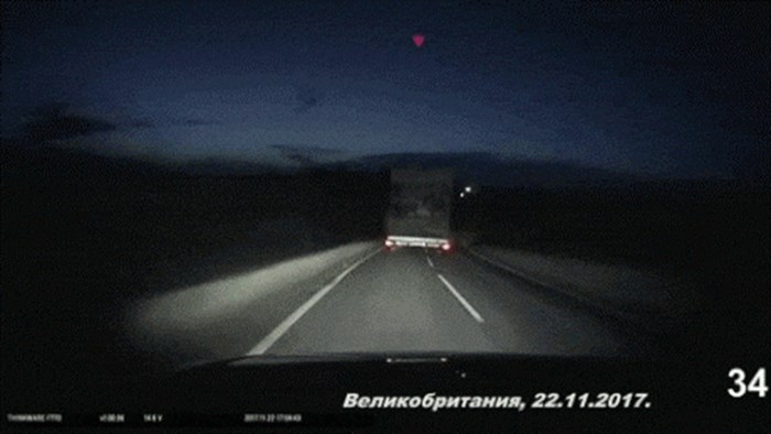 Vozač kamiona jurio po mračnoj cesti, pravim čudom izbjegnuti višestruki sudari