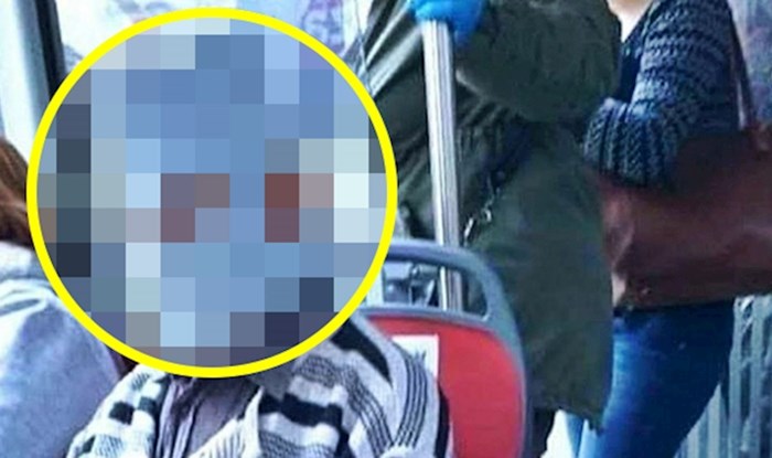 Djed je nasmijao putnike u gradskom autobusu, pogledajte što je nosio kao zaštitnu masku