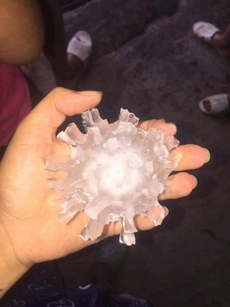 "Naš grad je pogodila tuča čudnog oblika..."