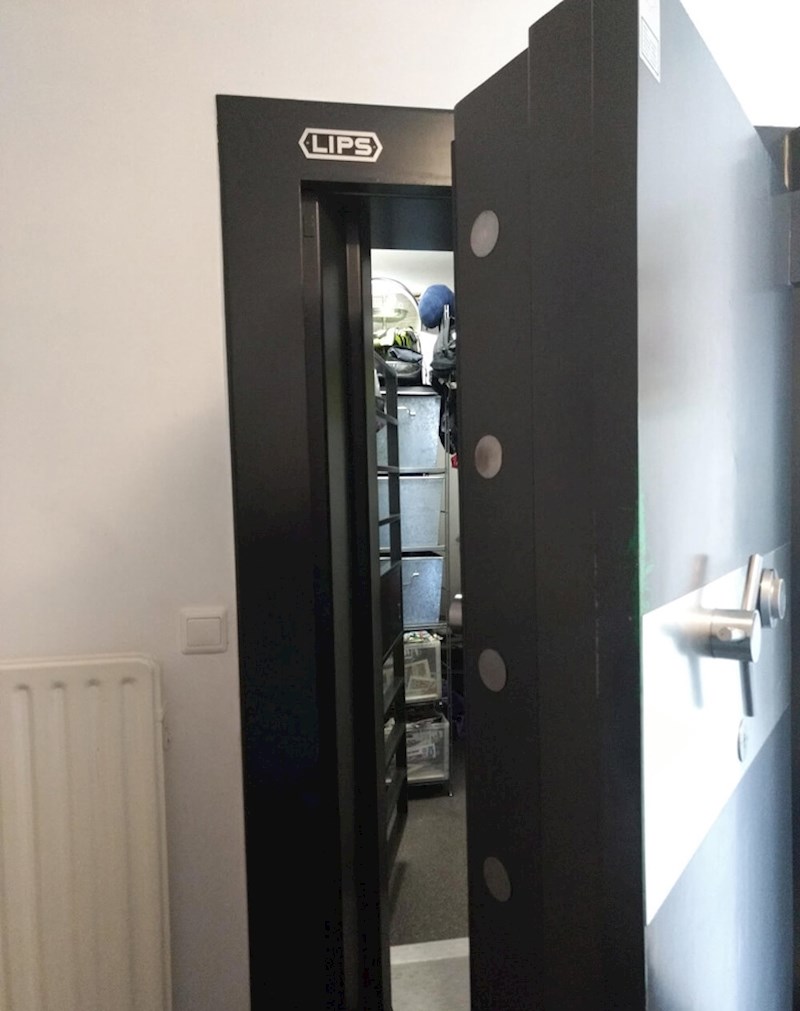 "Naša kuća je nekad bila banka. Trezor koristimo kao ostavu."