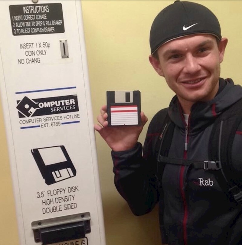 Svi oni koji još uvijek koriste diskete, mogu ih kupiti ovdje.