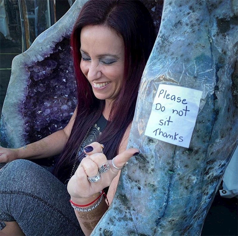 Ova zamolba joj je bila smiješna.