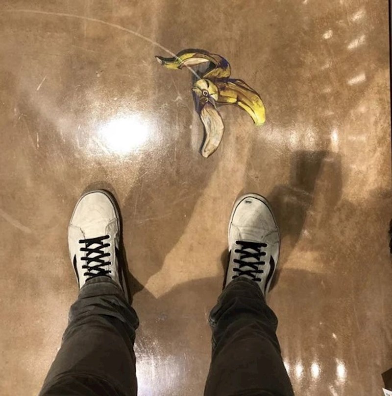 "U supermarketu sam vidio koru banane nacrtanu na pod. Izgledala je stvarno."