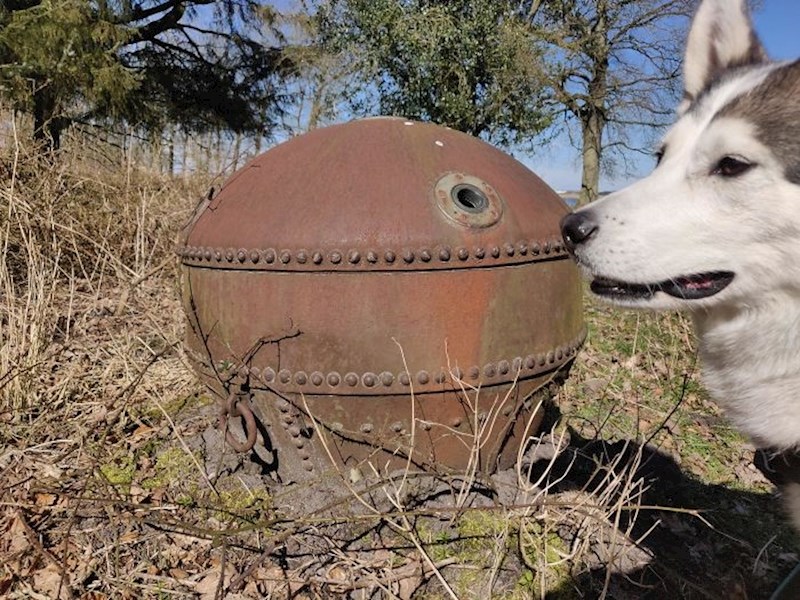 Možda vam ovo izgleda kao neka zahrđala stara svemirska kapsula, no zapravo je riječ o podvodnoj mini.