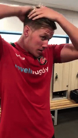 Nasmijat ćete se kad vidite kako jedan sportaš uređuje svoju "frizuru" prije utakmice