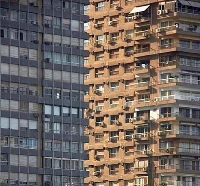 Na ovoj slici je nejasno koja je prednja, a koja bočna strana stambenih zgrada.