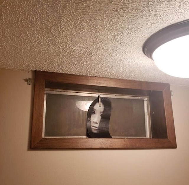 "Ovo je slikano u našoj novoj kući. Bivši vlasnik nam je ostavio nešto u podrumu..."