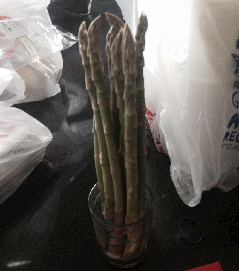 "Tata je mami za Valentinovo kupio šparoge, mislio je da je to cvijeće..."