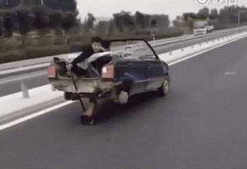 Ako mislite da ste vidjeli već sve moguće gluposti s autoceste, pogledajte što su ovi ljudi snimili