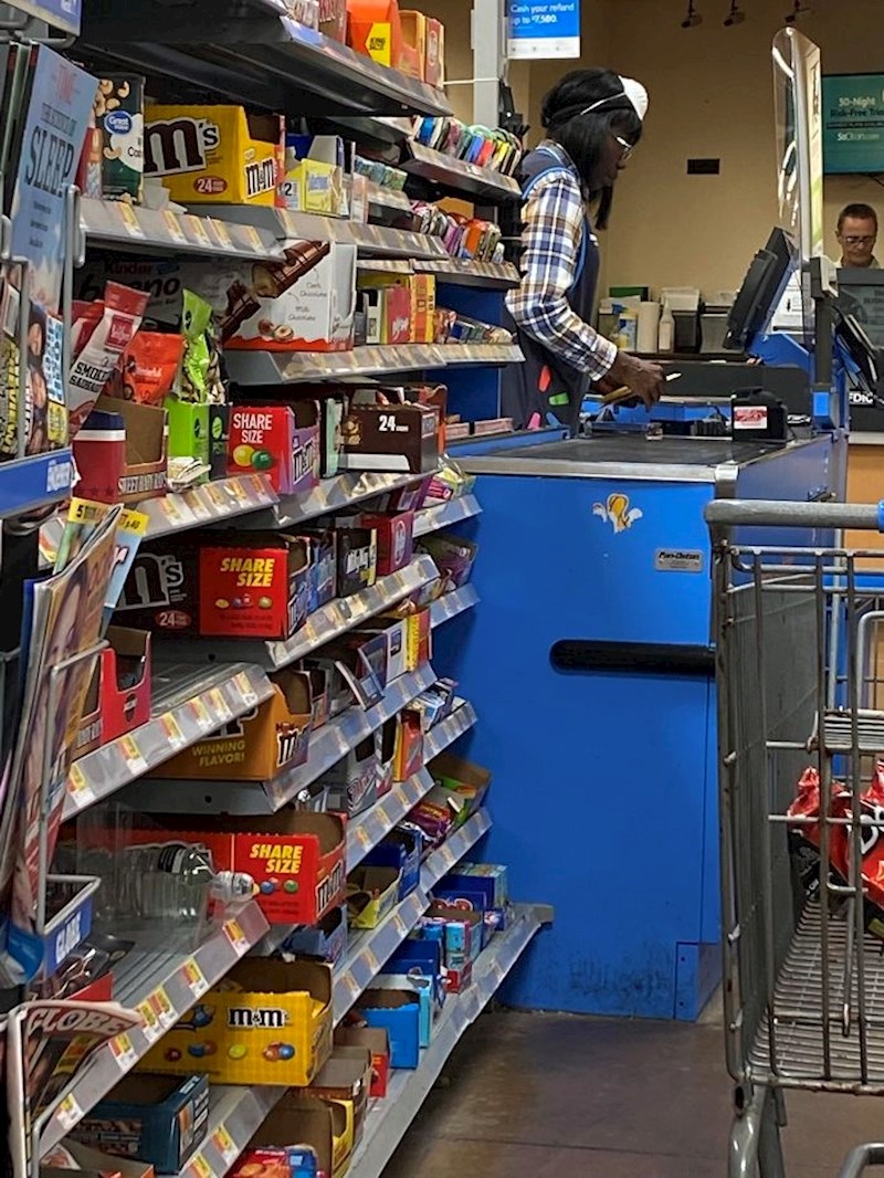 Maska joj se više svidjela kao kapica.