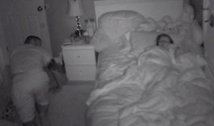 Žena se oduševila kad je vidjela snimku noćne kamere iz dječje sobe i ono što je njen muž radio