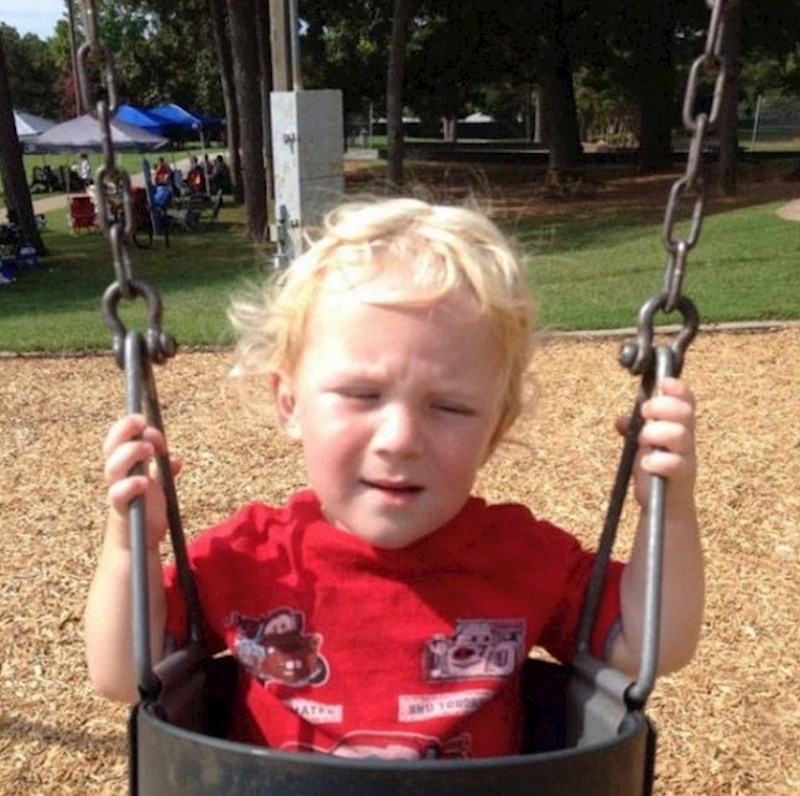 "Plakao je jer se jedna djevojčica došla ljuljati kraj njega."