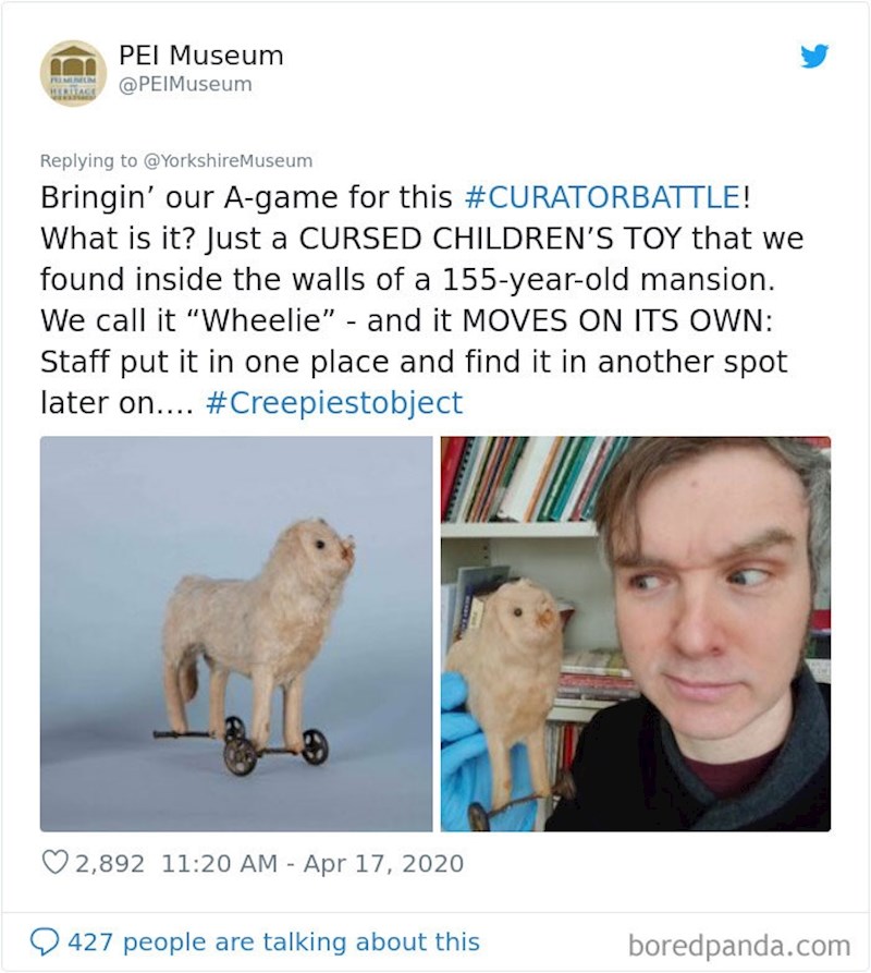 Možda vam ne izgleda toliko strašno, no umjetnina koju vidite s razlogom se nalazi na ovoj listi. Riječ je o ukletoj dječjoj igrački pronađenoj u 155 godina staroj kući.