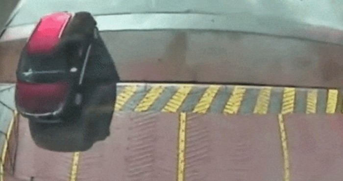 Evo što se dogodilo vozaču koji se u posljednji tren htio ubaciti na trajekt