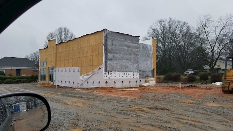 "U mom gradu su zaustavili gradnju Burger Kinga jer su radnici zgradu pogrešno okrenuli."