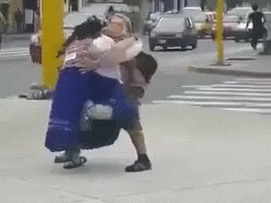 Ulični performer izveo je genijalan "ples" koji će vas zbuniti dok ne shvatite što se događa