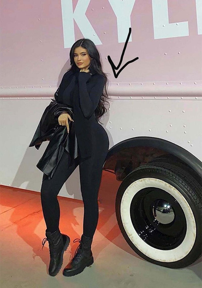 I Kylie se voli igrati sa svojim fotkama...